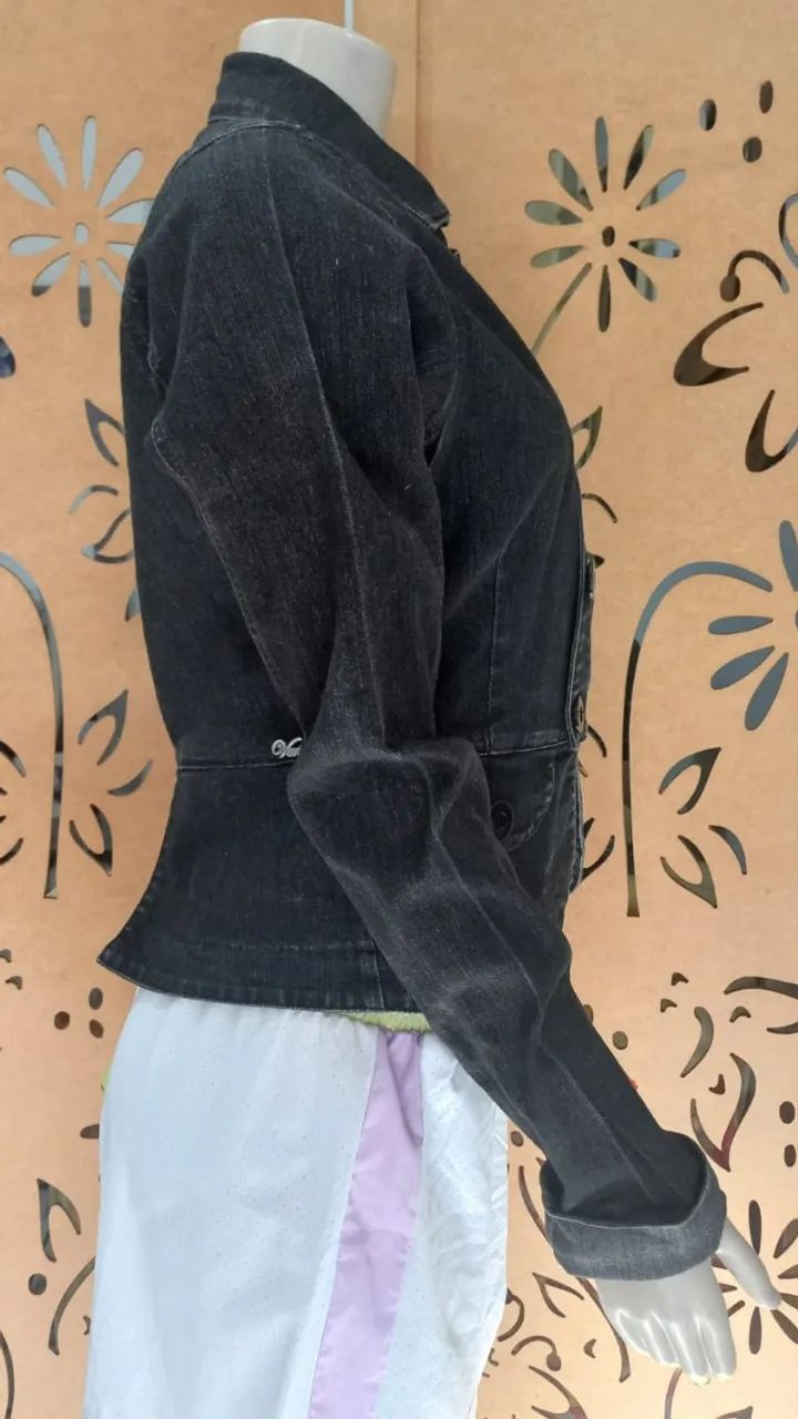jaquetinha jeans preta p - Foto 3