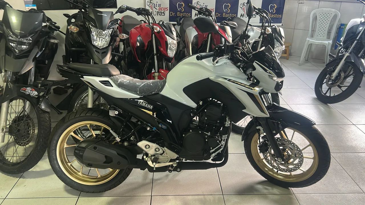 Fazer 250 0km emplacada 