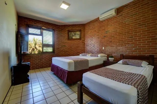 ALUGO POR TEMPORADA - Casa Super Luxo - 5 Suítes AR/TV - 20 Pessoas - Apenas 100m do Beach - Foto 4