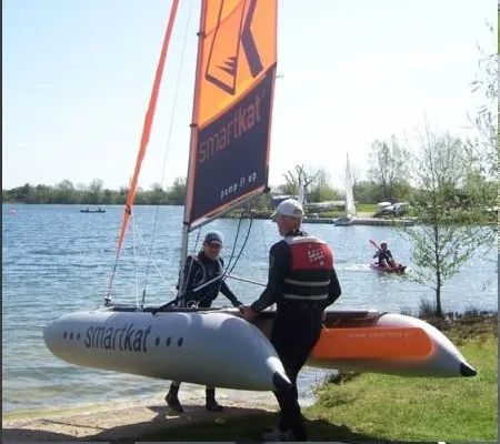 veleiro catamarã com cascos infláveis - SMARTKAT original - Foto 6