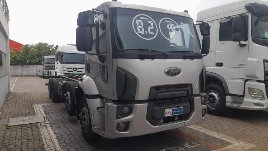 Ford Cargo 2429 8x2 2014/2015 Chassi