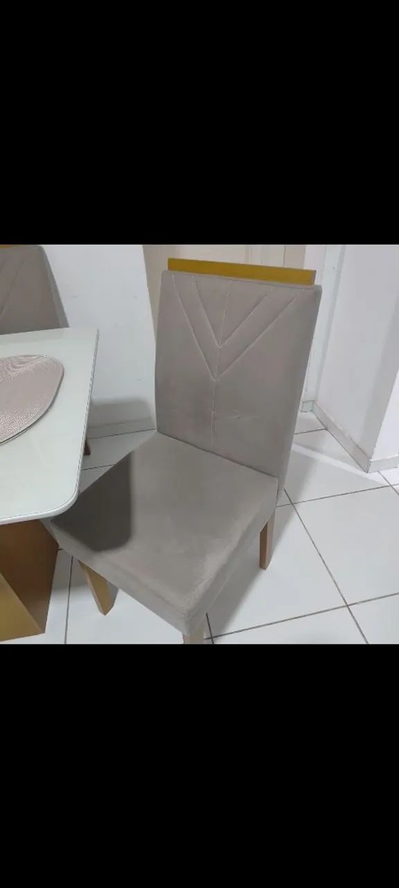 Modern dining table with 4 chairs64341732192002124