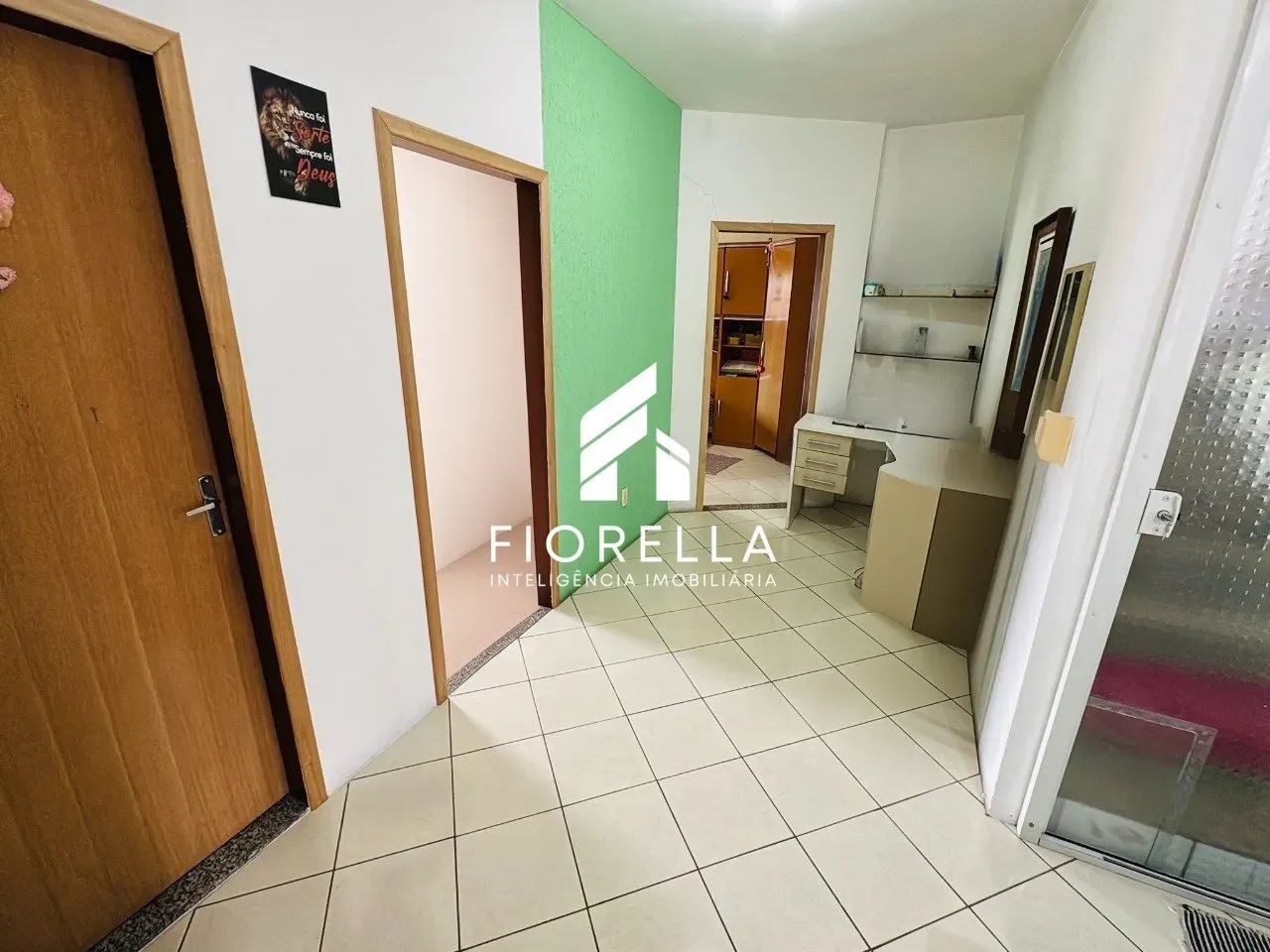 Casa ampla com 03 dormitórios, em Florianópolis/SC - Foto 3