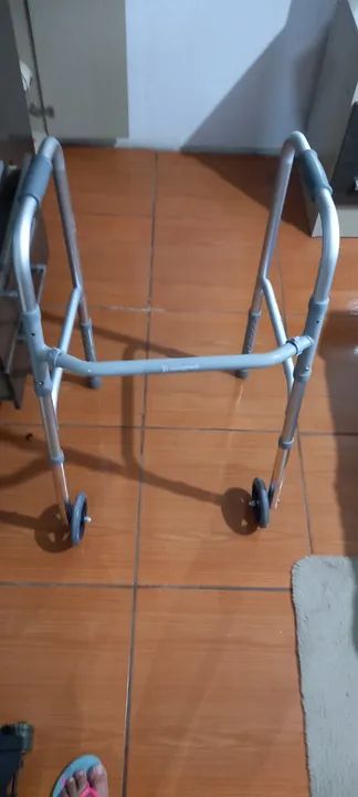 Andador para idoso com rodinhas