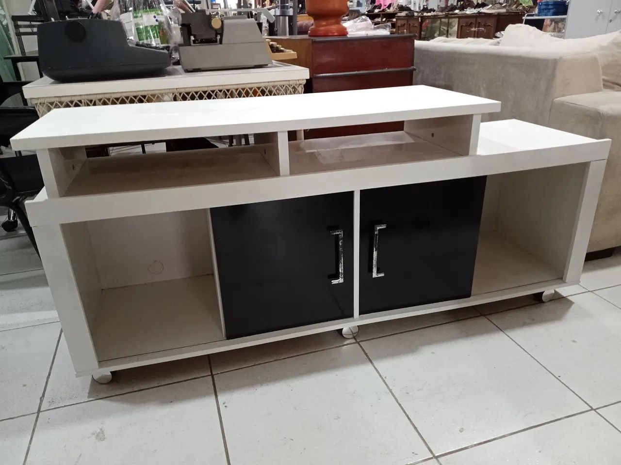 Rack Uma Gaveta e 2 Portas de Correr em MDF 