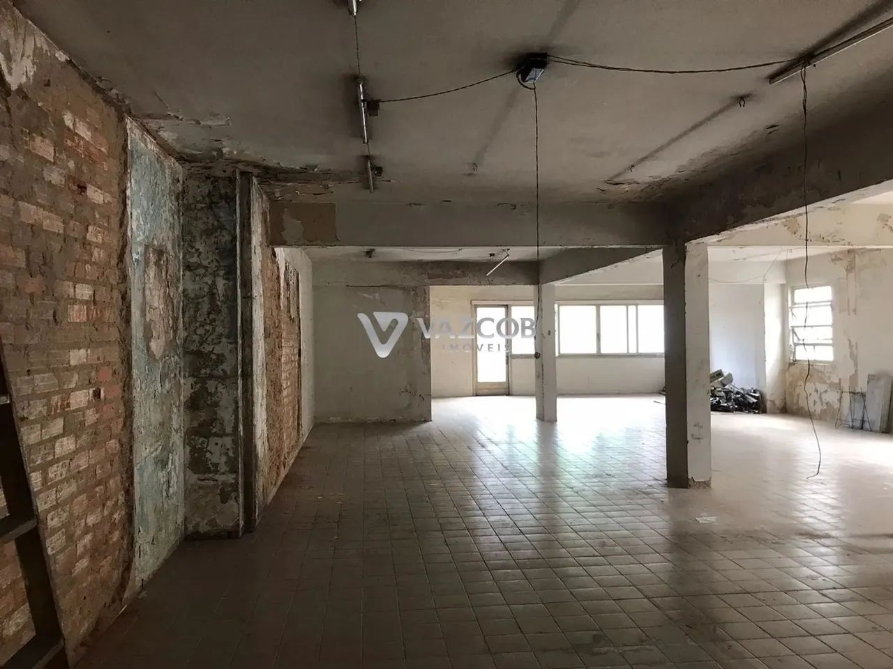 Casa - prédio localizado na Avenida Magalhães Barata em São Brás - Foto 2