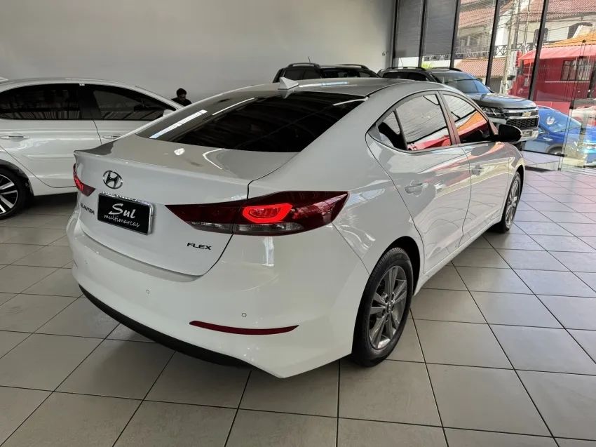 HYUNDAI ELANTRA 2.0 FLEX AUT - Foto 4