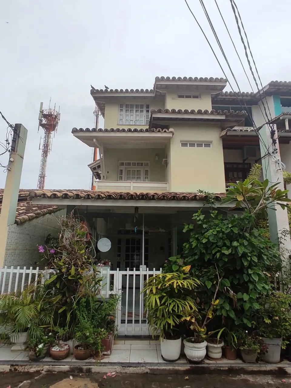 Casa triplex para venda tem 90 metros quadrados com 4 quartos em Stella Maris - Salvador -