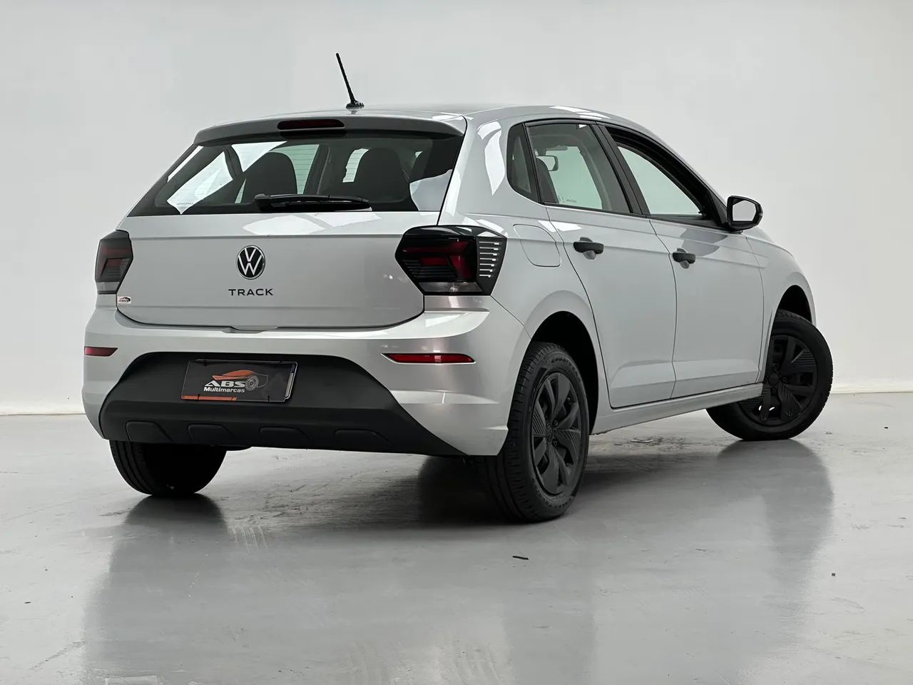Polo track 2024 - faço financiamento-