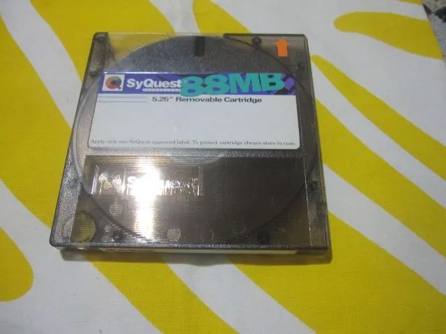 Lote 3 cartuchos SyQuest 88MB 5.25 Vintage Com Caixa Original Retro PC/Macintosh Coleção - Foto 5