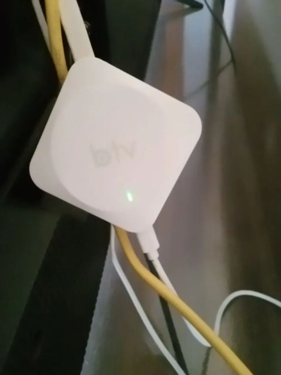 Um aparelho para coloca na TV 