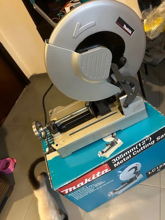 Serra de corte de metal Makita 305mm (12'')