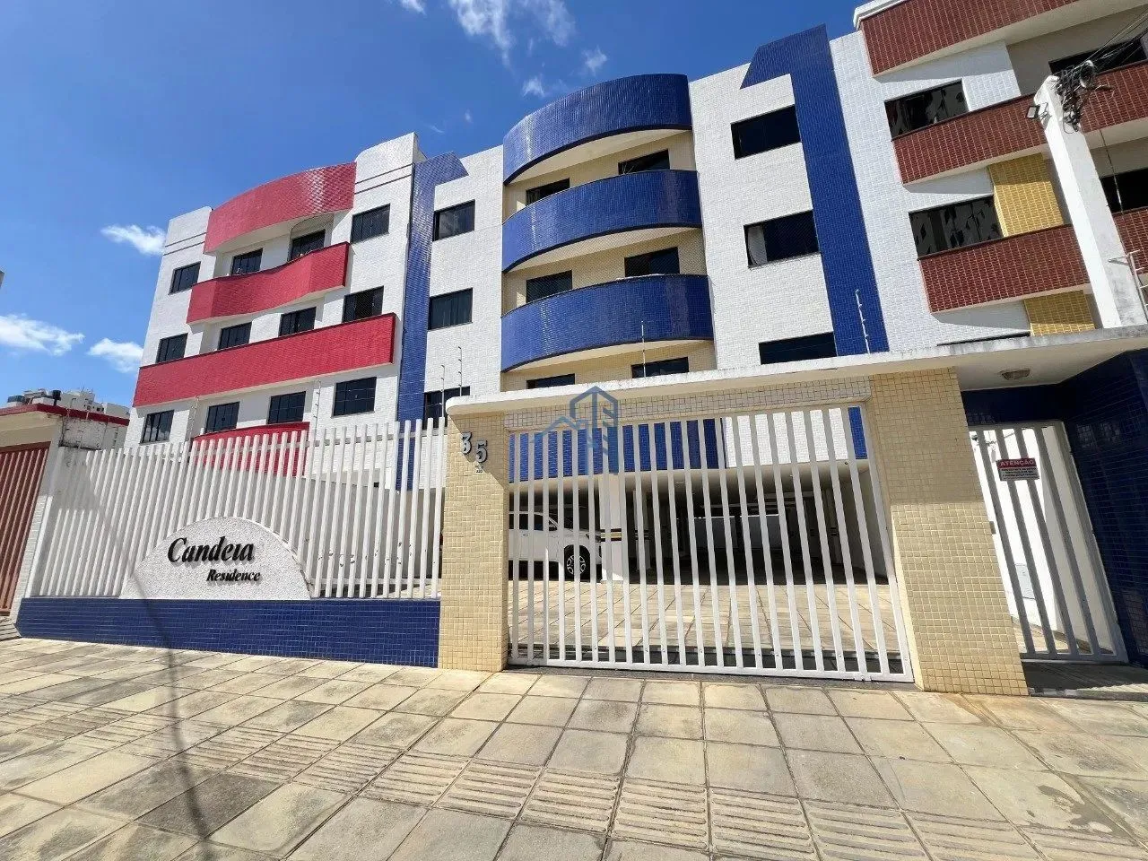 Apartamento mobiliado de 2/4 sendo uma suíte