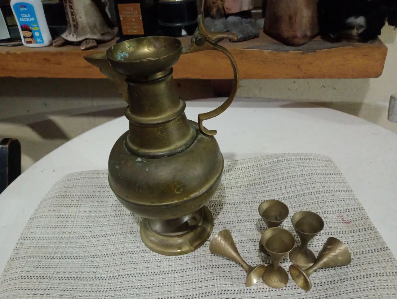 Jarra e taças antigas de bronze - Colecionador