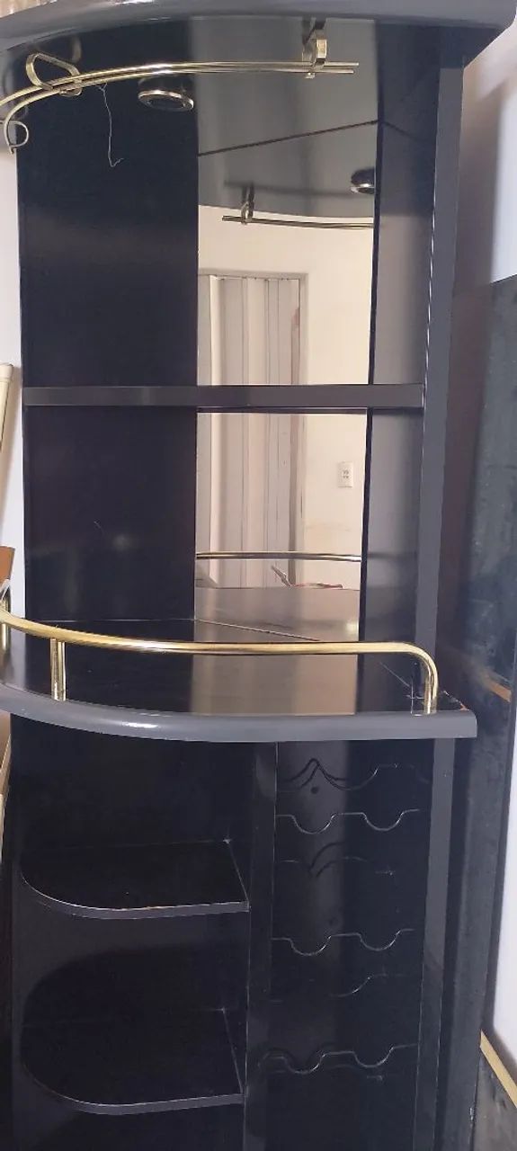 Oportunidade : Mesa tampo de vidro estilo colonial ,vidro fumê temperado com cadeiras  - Foto 4