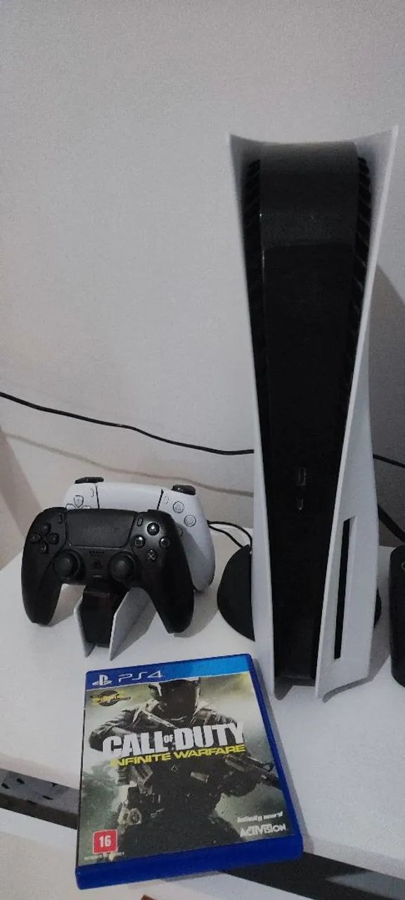Playstation 5 (mídia física) + dois controles