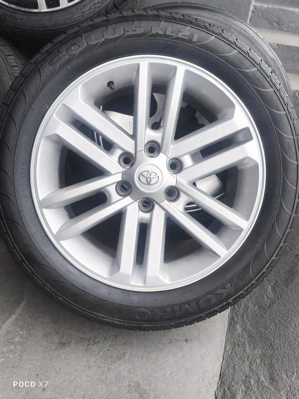 MOUNTED WHEEL SET FOR HILUX, 20-INCH RIMS