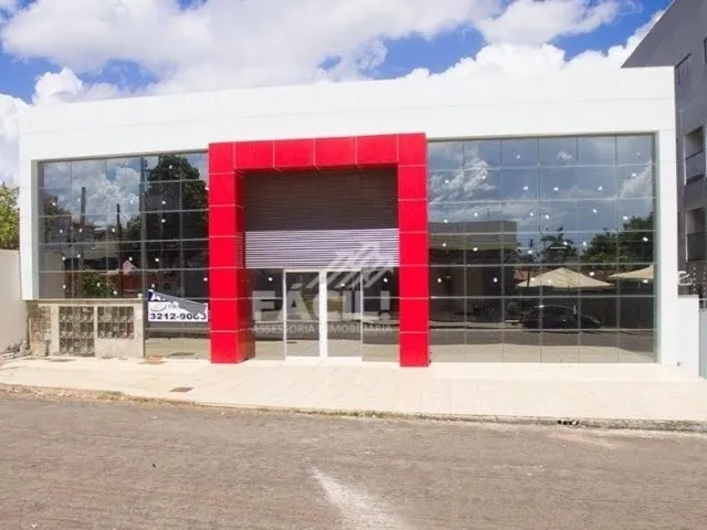 Vende-se Prédio Comercial 1.390 m² de Área Construída
