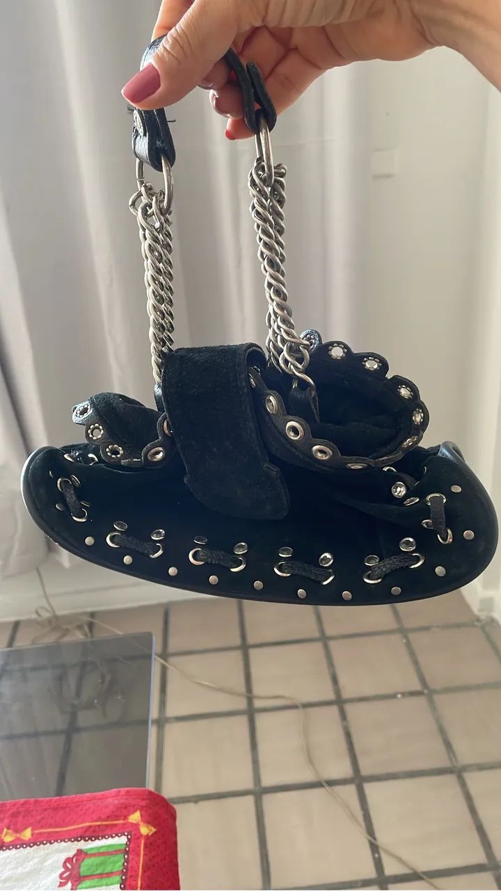 Bolsa pequena de mão preta 50,00 - Foto 4