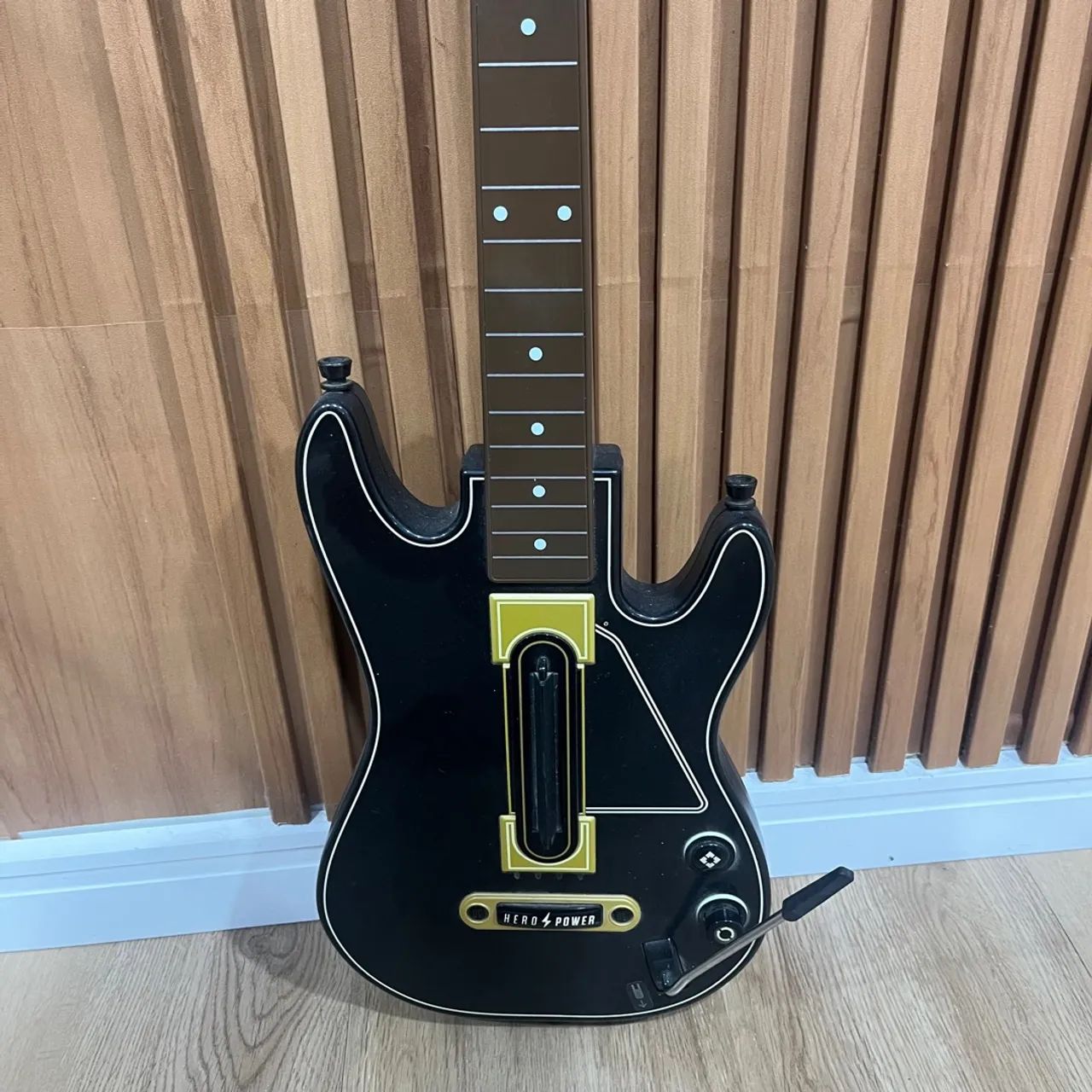 Guitarra + Guitar Hero Live - PS4
