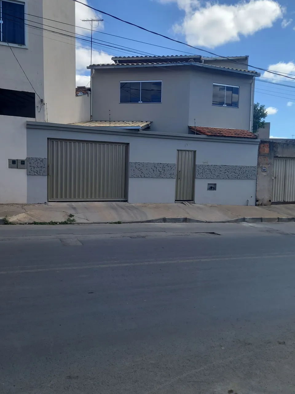 Aluga-se uma casa no bairro maracanã