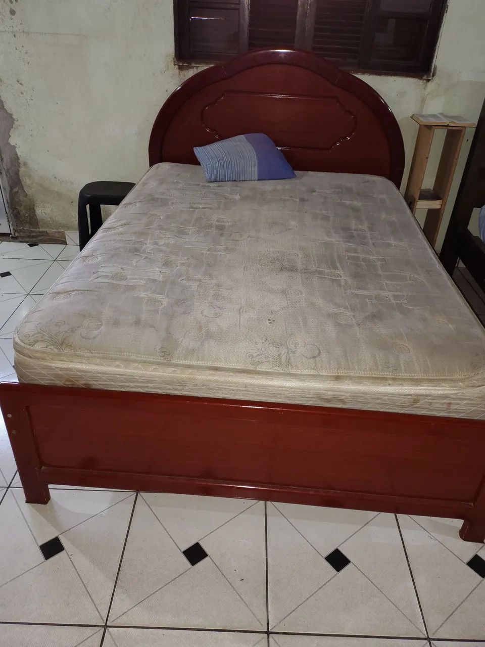 Cama de casal com colchão usado - Foto 2
