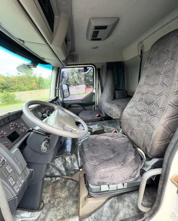 Volvo vm 360 8x2 2024 Graneleiro  - Foto 8