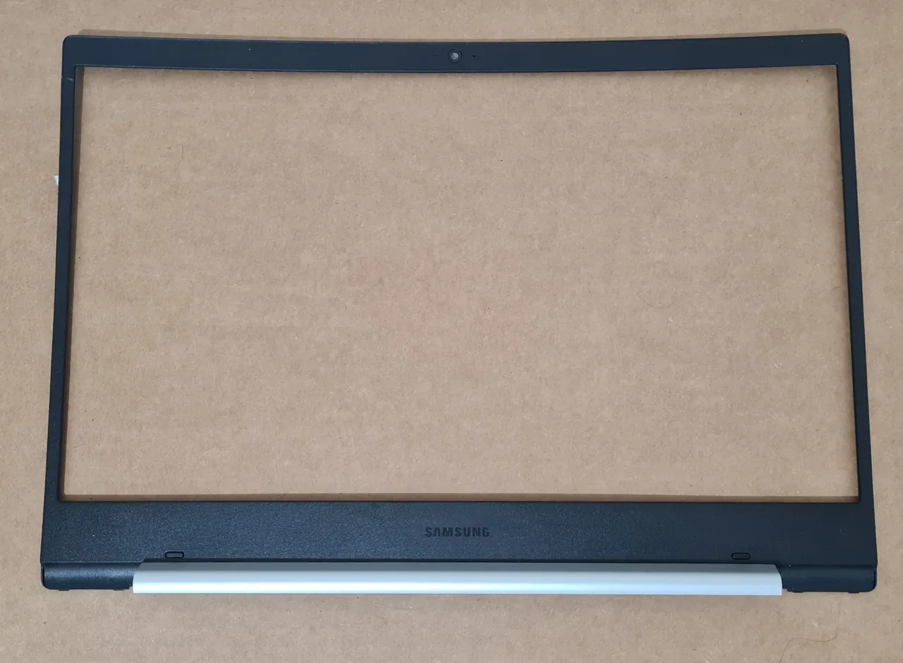 Moldura P/ Tela Notebook Samsung Galaxybook GO Np340xla