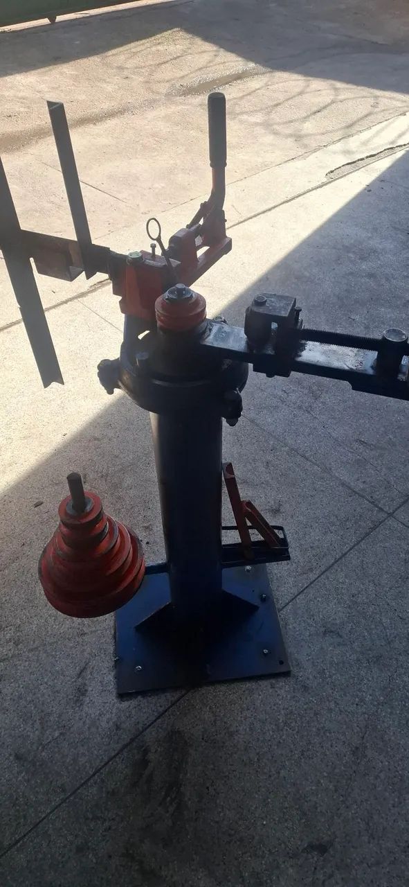 Dobradeira de Ferro Manual valor R$ 1.500 - Foto 3