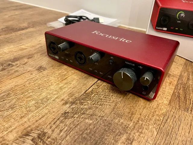 Focusrite Scarlett 4i4 (3ª geração) Interface de áudio MIDI USB C - Foto 4