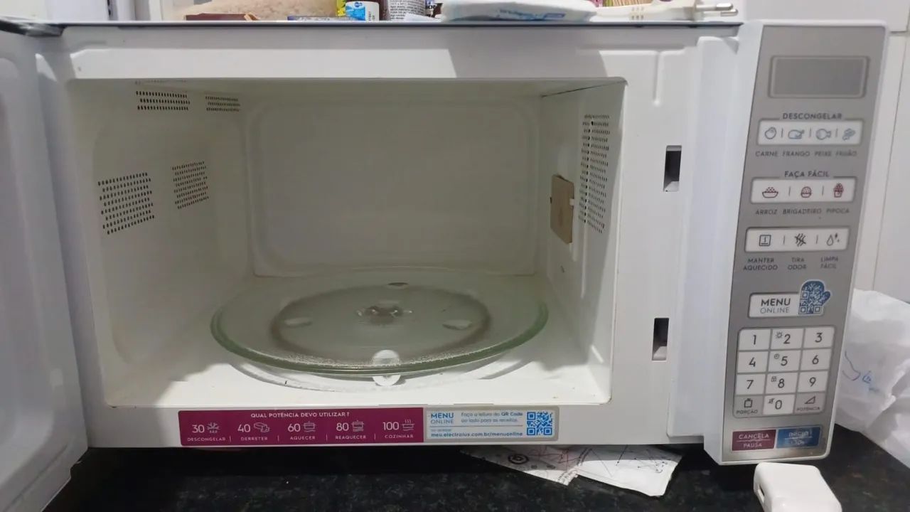 Vendo micro-ondas tudo funcionando perfeitamente 