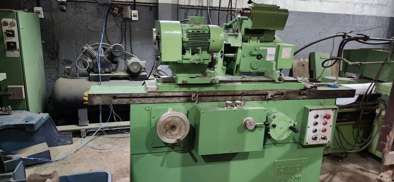 Retifica cilindrica universal 