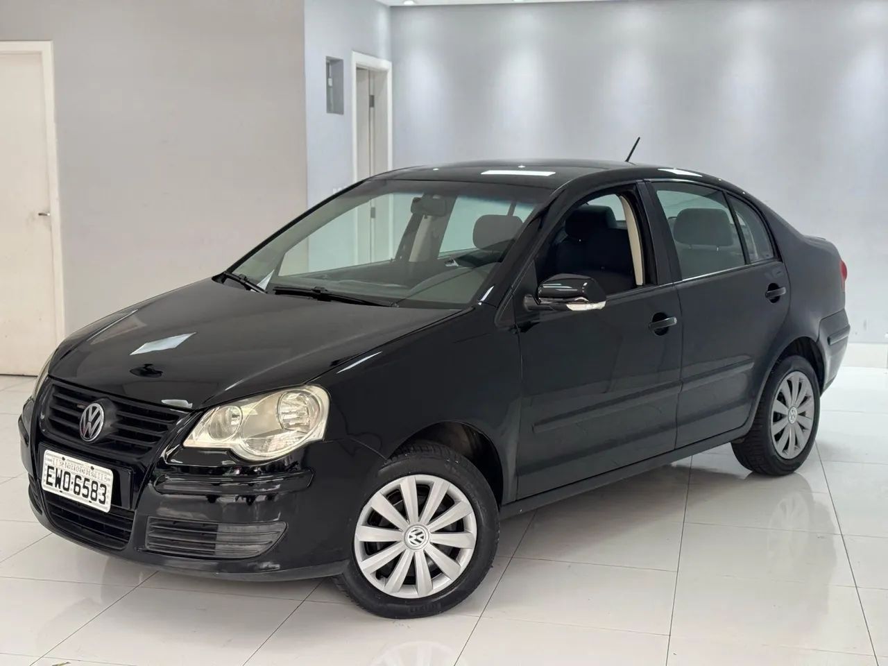 Polo sedan 1.6 completo baixa quilometragem 