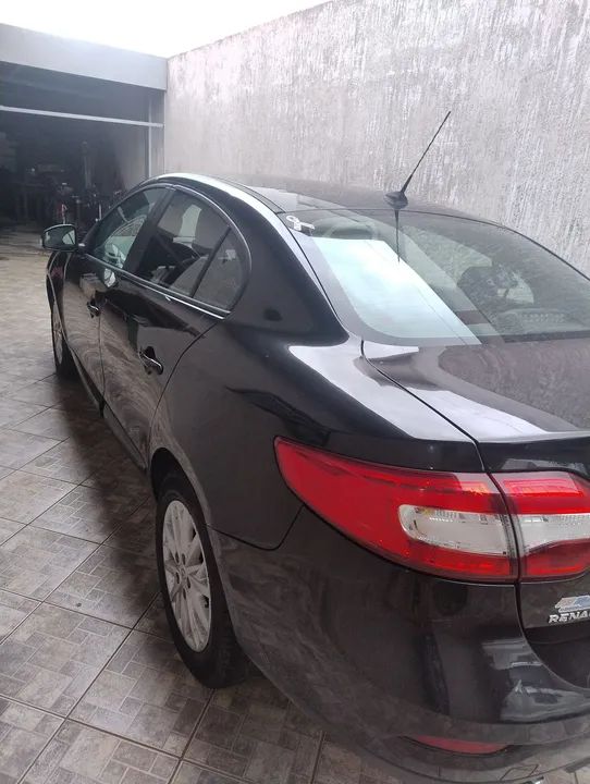 Carro Sedan - Excelente estado - Foto 2