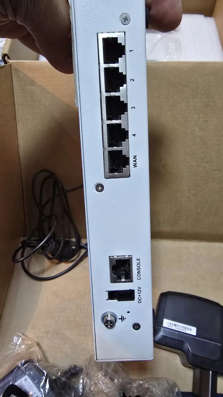 Firewall Fortinet Fortigate 30E Com Fonte 4 portas - Foto 2