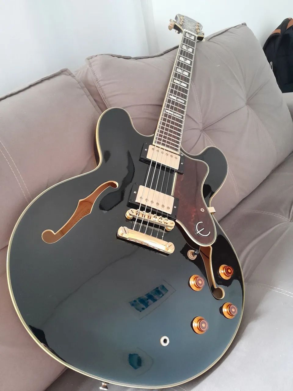 Epiphone sheraton ii (2011 Ebony) - Instrumentos musicais - União