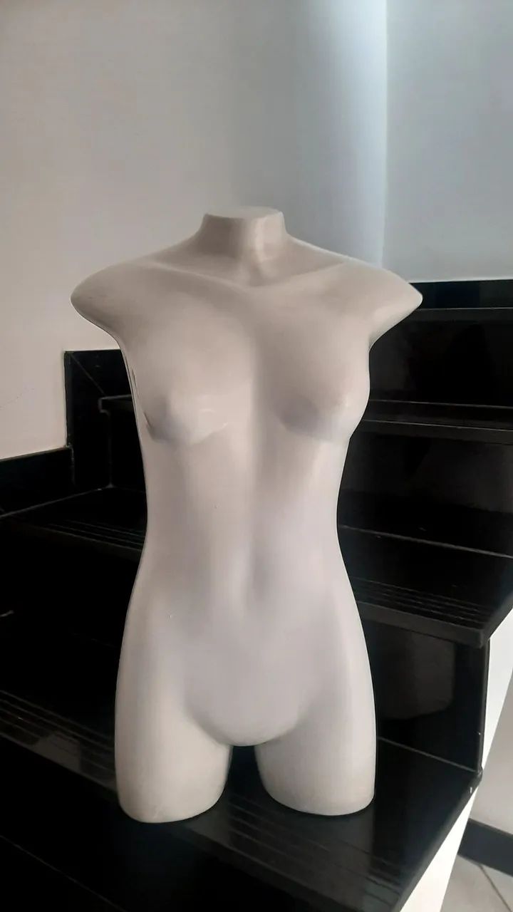 Manequim busto perninha 
