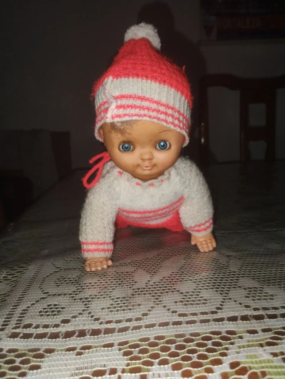 Vendo uma boneca  dos anos 80 da marca troll a boneca que engatinha  - Foto 2