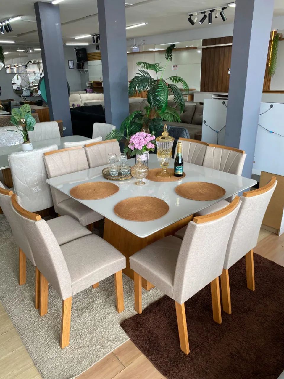 Conjunto de Jantar Mesa quadrada com 8 Cadeiras 