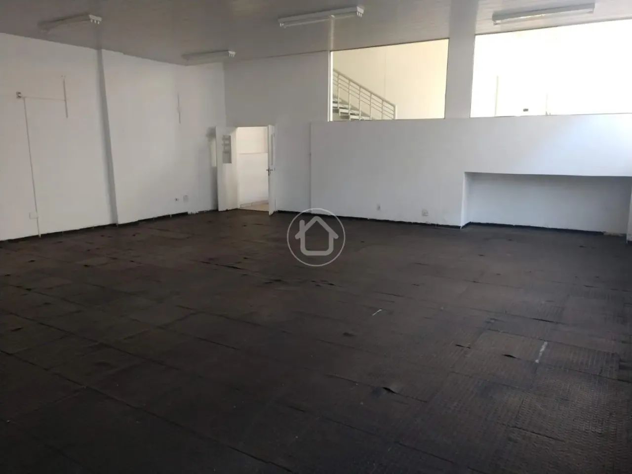 PONTO COMERCIAL COM DUAS CASAS NO SÃO FRANCISCO - Foto 3