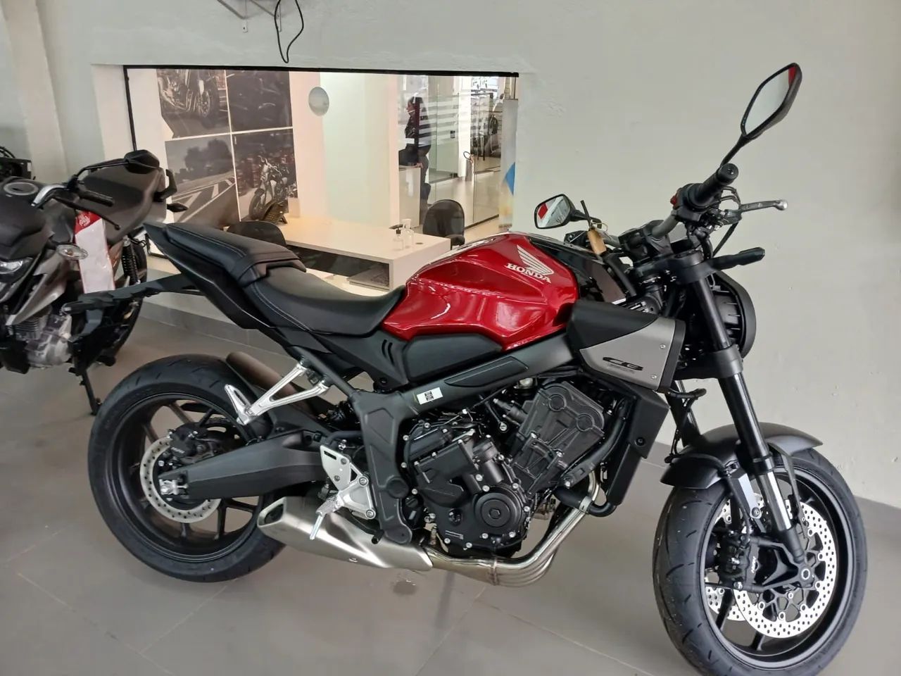 CB 650 e-Cluth 2026 - Foto 3