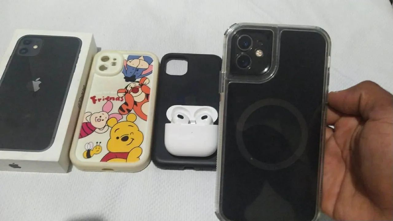 TROCO iPhone 11 64gb + airpods 3 geração - Celulares e Smartphones