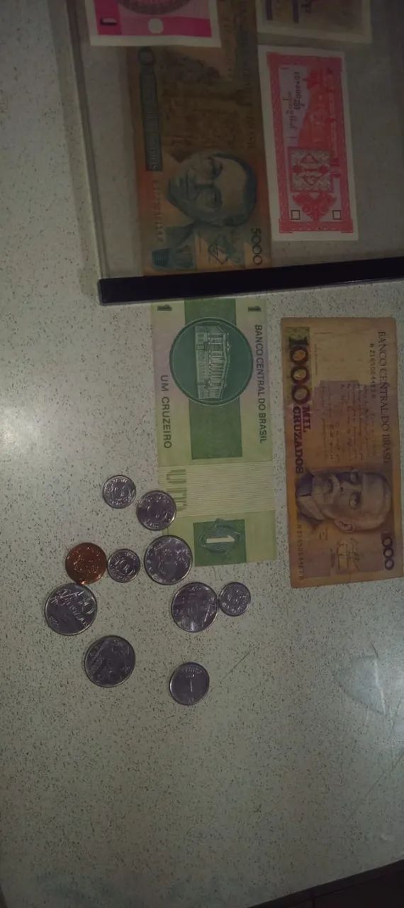 coleção de moedas e cédulas antigas.  - Foto 2