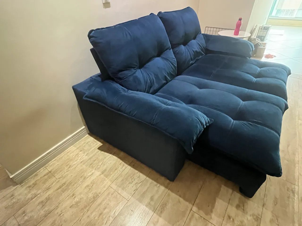 Vendo sofá 3 lugares  - Foto 4
