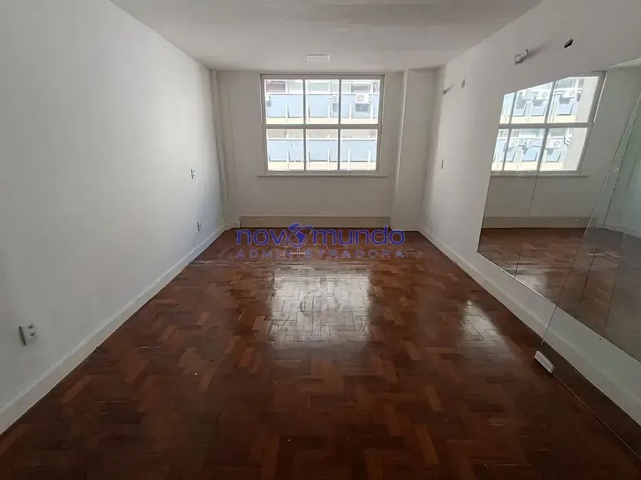 EXCELENTE SALA COMERCIAL EM COPACABANA