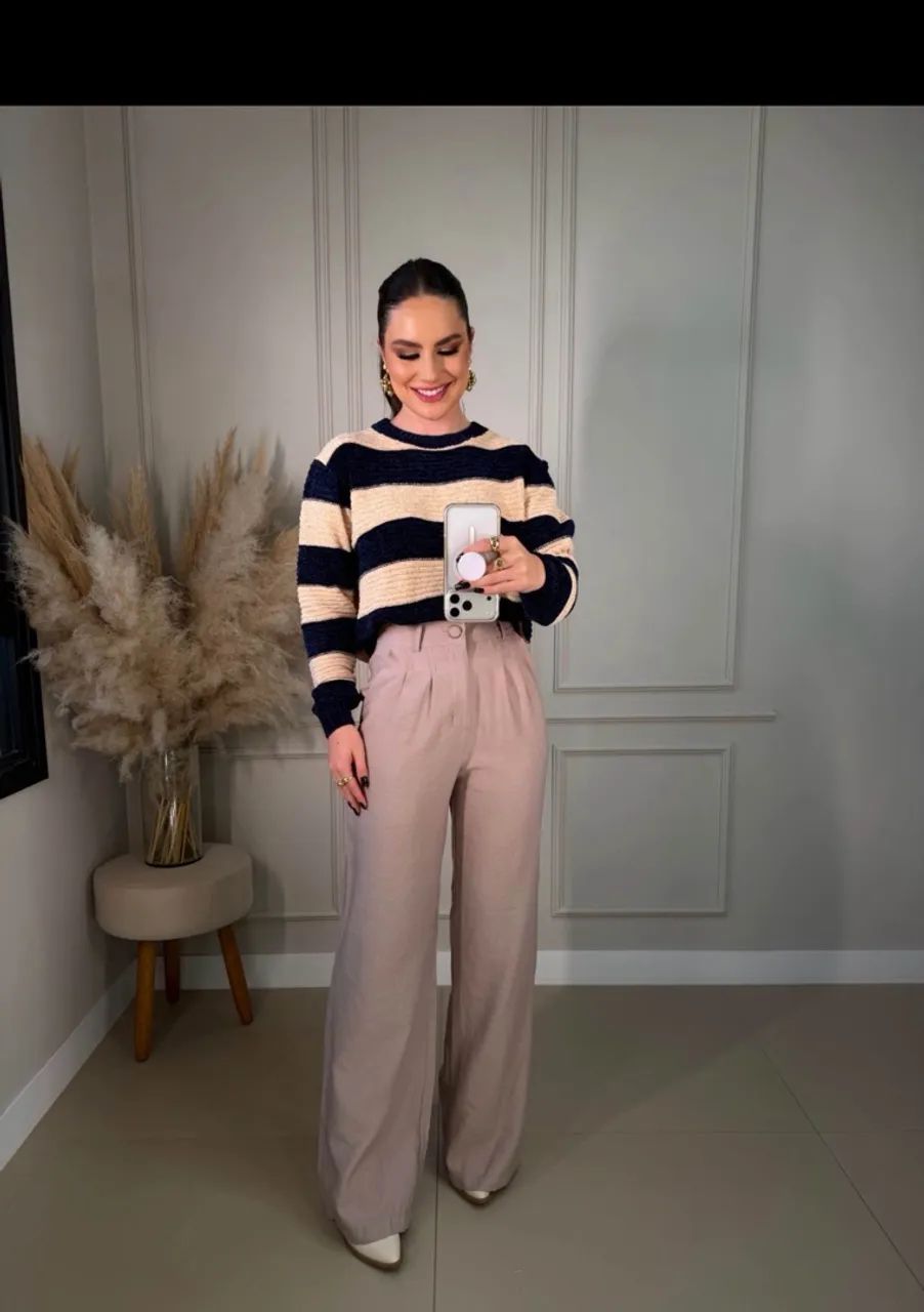 Calça de alfaiataria e blusa mouse 