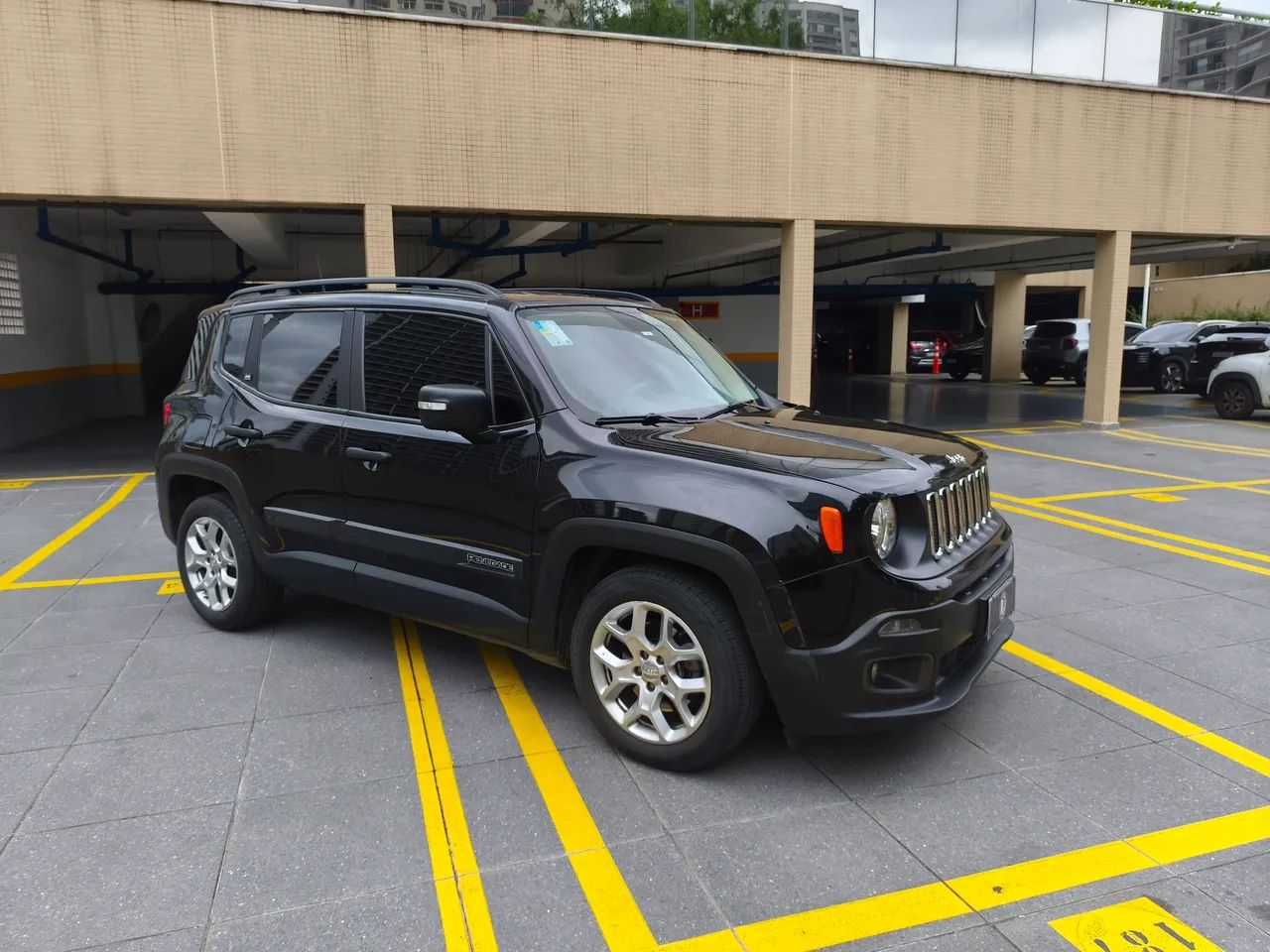 Jeep Renegade Sport 1.8 4x2 Flex 16V Aut., foto 3 de 11