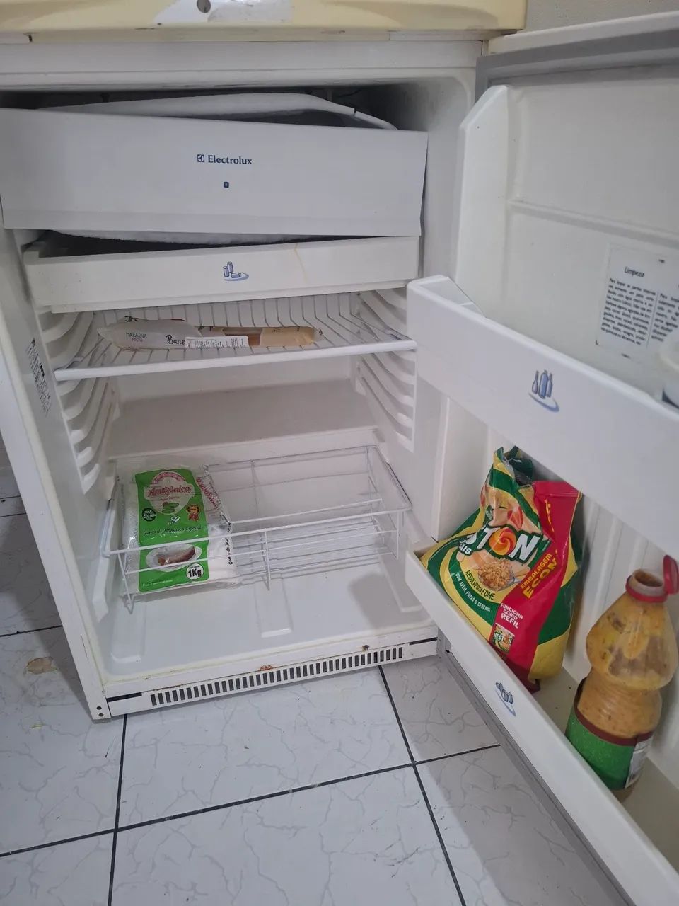 Frigobar Electrolux Gelando muito - Foto 3