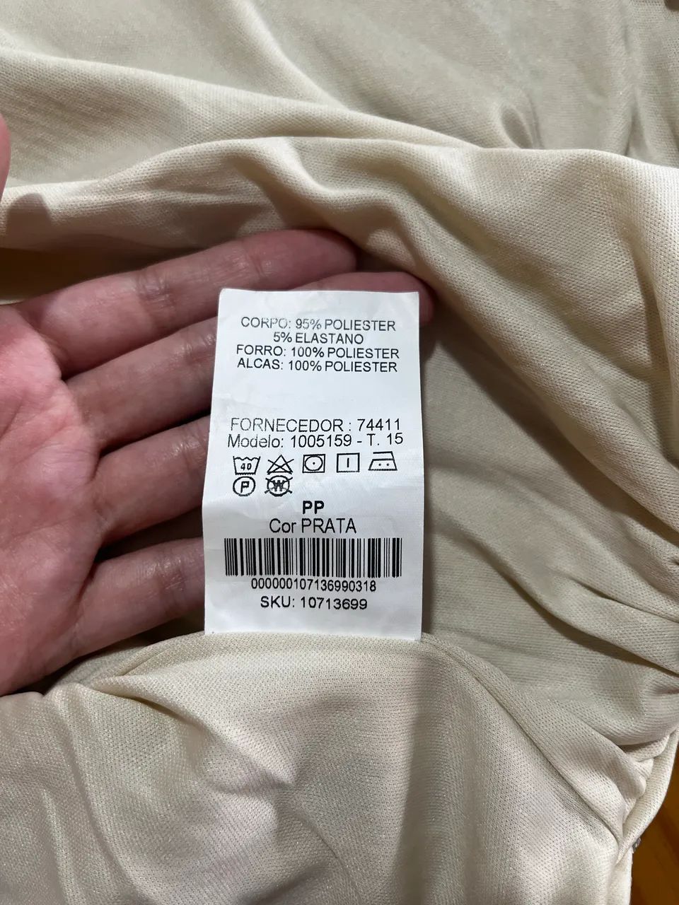 Blusa bege com brilhos paetê C&A - Foto 4