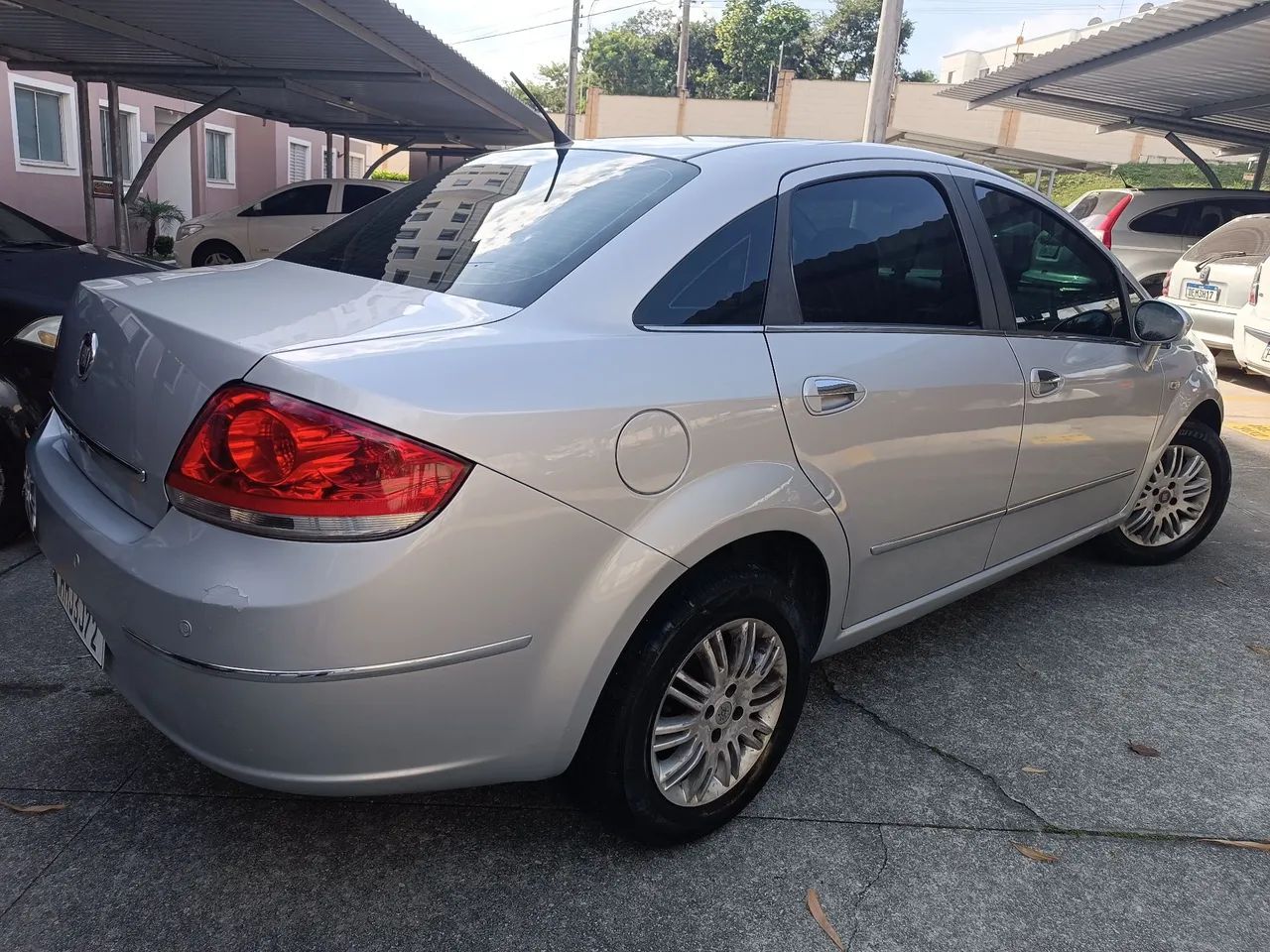 Fiat Linea LINEA 1.9/ HLX 1.9/ 1.8 Flex 16V 4p 2010